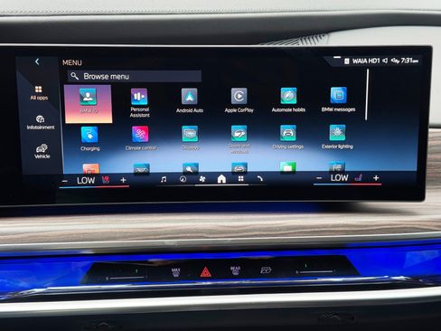 Used 2023 BMW i7 xDrive60 w/ Executive Package 2 AWD/4WD image 28