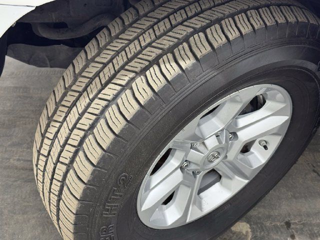 Used 2019 Toyota 4Runner SR5 AWD/4WD image 37