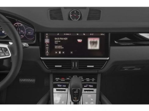 Used 2022 Porsche Cayenne image 10