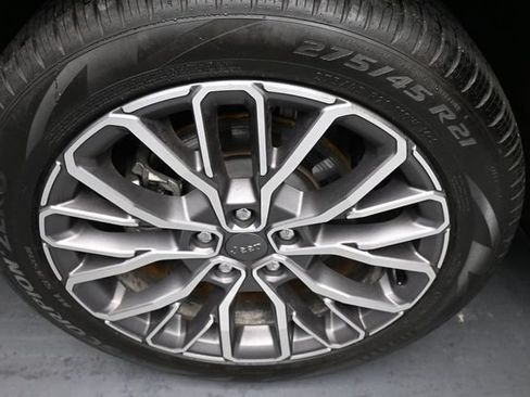Used 2023 Jeep Grand Cherokee L Summit AWD/4WD image 11