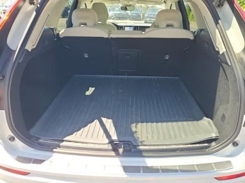 Used 2023 Volvo XC60 B5 Plus w/ Protection Package Premier AWD/4WD image 8