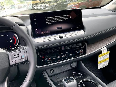 New 2026 Nissan Rogue Platinum image 6