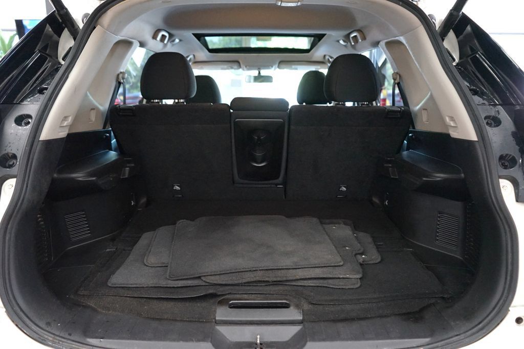 Used 2017 Nissan Rogue SV AWD/4WD image 47