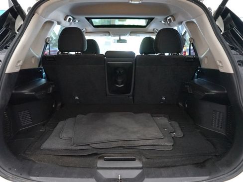 Used 2017 Nissan Rogue SV AWD/4WD image 47
