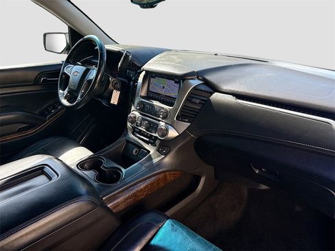 Used 2018 Chevrolet Suburban LT image 31