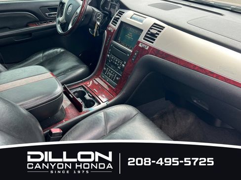 Used 2009 Cadillac Escalade AWD image 17