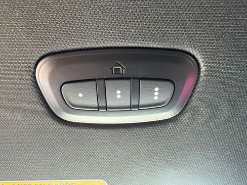 Used 2023 RAM 1500 Laramie AWD/4WD image 32