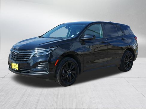 Used 2024 Chevrolet Equinox LS w/ LS Convenience Package AWD/4WD image 3