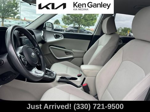 Used 2020 Kia Soul LX FWD image 11