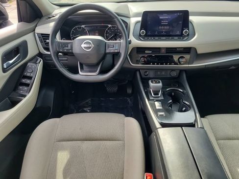 Used 2025 Nissan Rogue SV FWD image 21