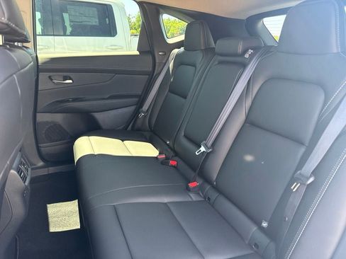 Used 2025 Nissan Murano SL AWD/4WD image 13