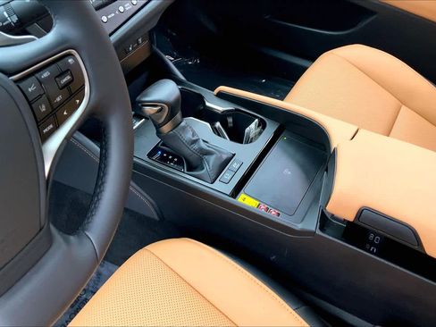 Certified 2025 Lexus ES 300h ES 300h w/ Premium Package image 17