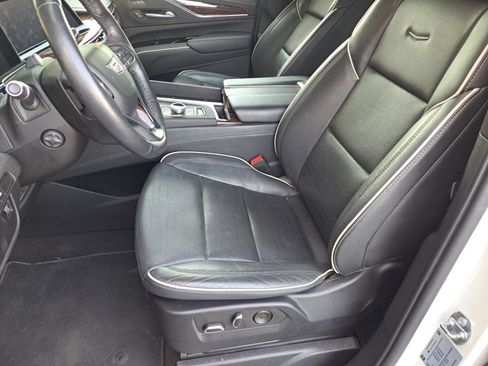 Used 2022 Cadillac Escalade ESV Premium Luxury AWD/4WD image 8