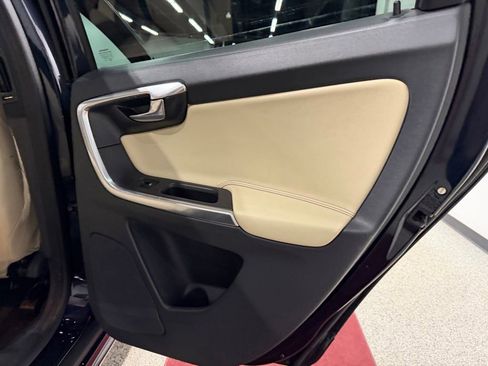 Used 2016 Volvo XC60 T5 Platinum FWD image 22