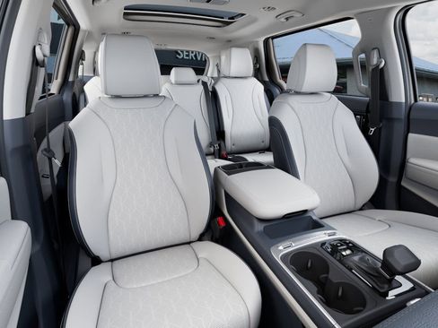 New 2026 Kia Carnival SX w/ SX Dark Edition Package image 15