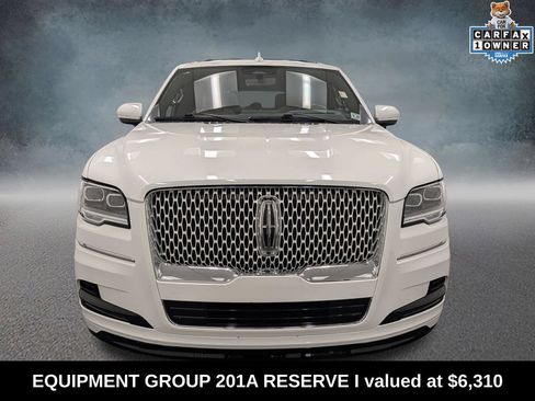 Used 2024 Lincoln Navigator Reserve AWD/4WD image 2