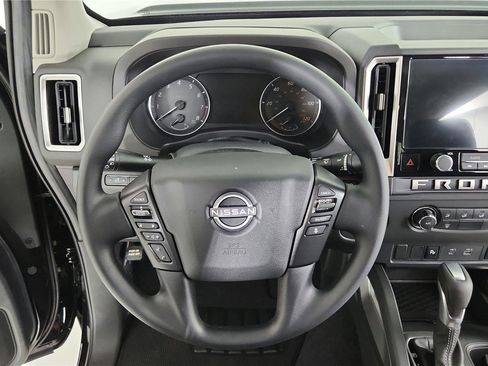Certified 2025 Nissan Frontier SV image 21