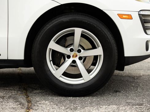 Used 2018 Porsche Macan Sport Edition image 15