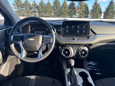 Used 2025 Chevrolet Blazer LT image 16