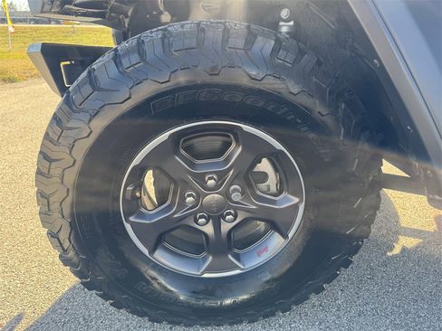Used 2020 Jeep Gladiator Rubicon w/ Trailer Tow Package image 8