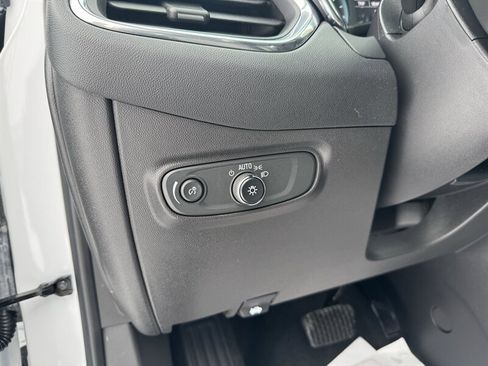 Used 2023 Chevrolet Equinox LS image 7