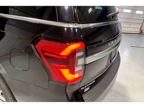 Used 2024 Ford Expedition Platinum AWD/4WD image 32