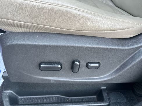 Used 2019 Ford Escape Titanium image 14