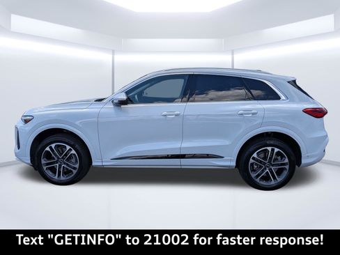 Certified 2025 Audi Q5 Premium Plus w/ Premium Plus AWD/4WD image 7
