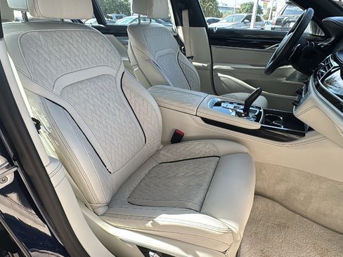 Used 2020 BMW 745e xDrive image 32