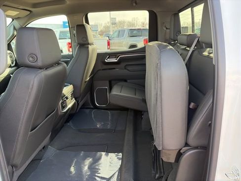 New 2026 GMC Sierra 1500 SLT w/ SLT Convenience Package image 38