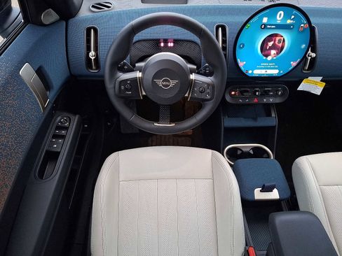 Used 2025 MINI Cooper Countryman S w/ Comfort Package Max image 11