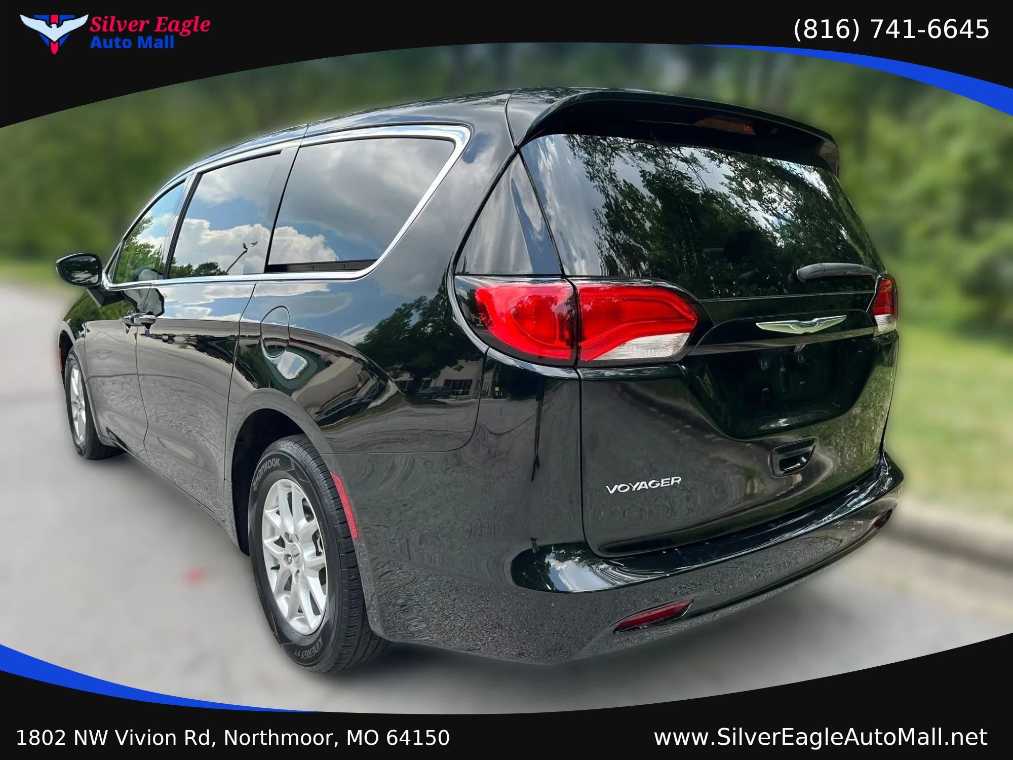 Used 2024 Chrysler Voyager LX FWD image 5