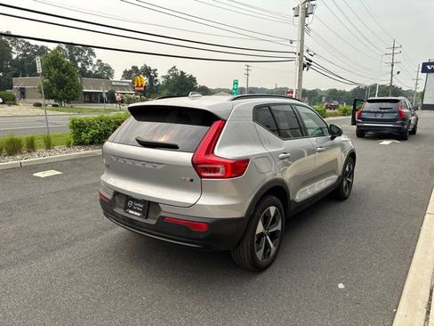 Certified 2025 Volvo XC40 B5 Plus AWD/4WD image 5