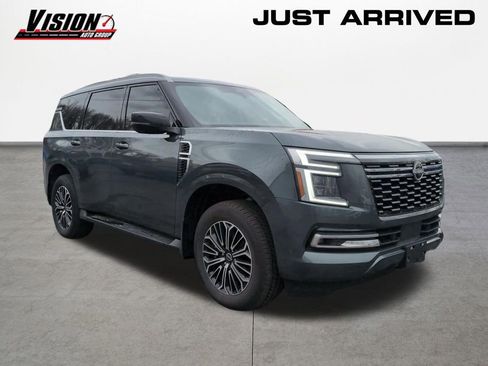 Used 2025 Nissan Armada Platinum image 3