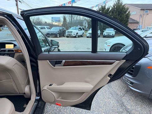 Used 2013 Mercedes-Benz C 300 4dr Sdn C 300 Sport 4MATIC image 21