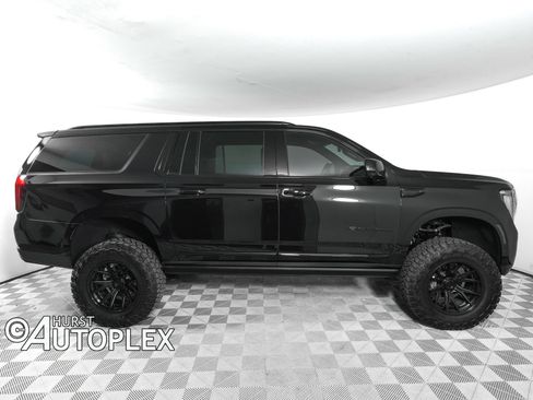 Used 2026 GMC Yukon XL Denali w/ Sun & Power Step Package AWD/4WD image 4
