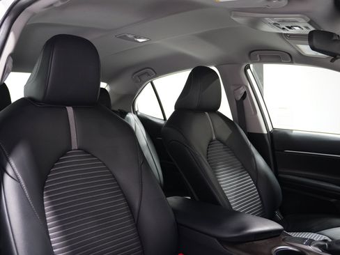 Used 2023 Toyota Camry SE image 14