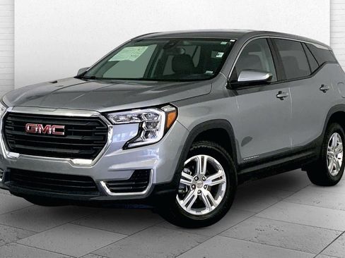 Used 2024 GMC Terrain SLE AWD/4WD image 12