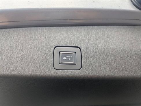 Used 2022 Buick Encore GX Select w/ Sport Touring Package image 13