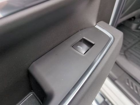 New 2026 GMC Sierra 1500 SLT image 13