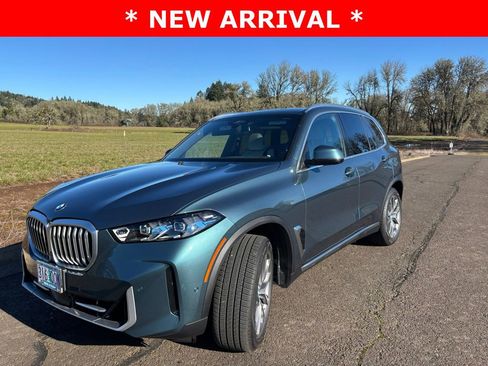 Used 2025 BMW X5 xDrive40i w/ Premium Package image 2