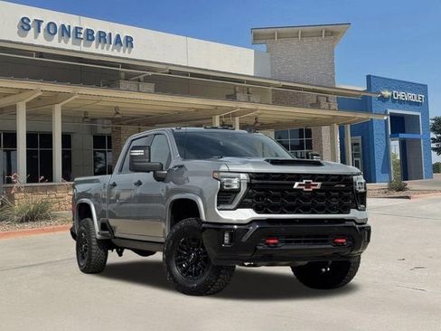 Used 2025 Chevrolet Silverado 2500 ZR2 w/ Technology Package AWD/4WD image 1