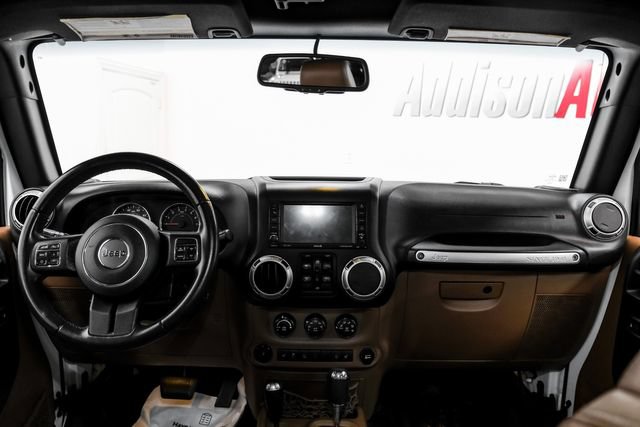 Used 2017 Jeep Wrangler Unlimited Sahara w/ Connectivity Group AWD/4WD image 13