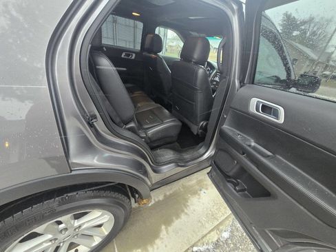 Used 2013 Ford Explorer XLT image 13