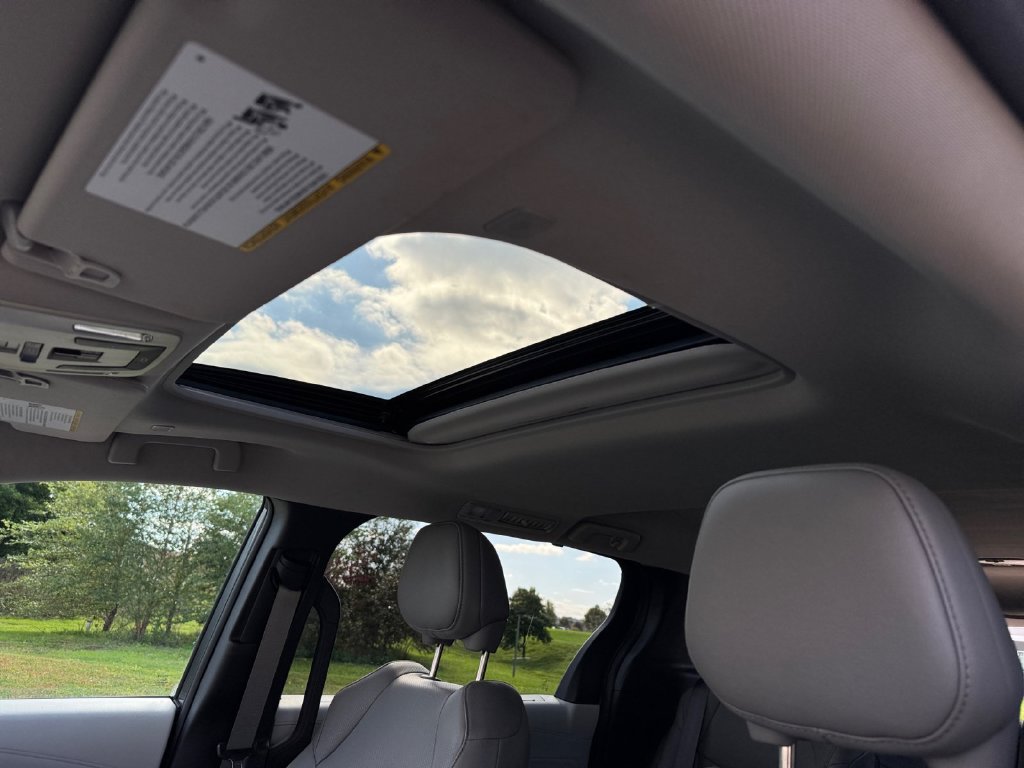 Certified 2025 Toyota Sienna XLE AWD/4WD image 32