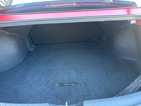 Used 2024 Hyundai Elantra SE image 39