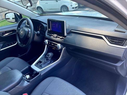 Used 2025 Toyota RAV4 XLE AWD/4WD image 14