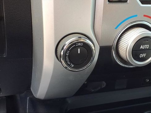 Used 2018 Toyota Tundra Limited image 20