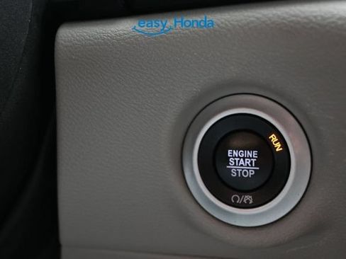 Used 2023 Chrysler Pacifica Touring-L FWD image 14