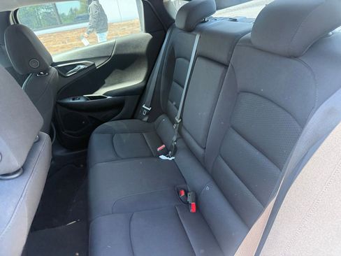 Used 2025 Chevrolet Malibu LT FWD image 4